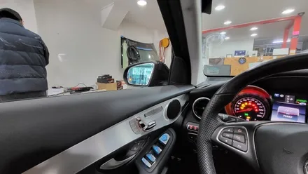 GLC350e 국산12.3 모니터교체 M2C200PLUS AUX코딩 순정GPS연동 파크라케이블 순정버튼 통풍시트 순정64색 엠비언트변경 데쉬보드엠비언트 송풍구엠비언트 / 성남 분당구 정자동