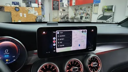 벤츠 GLC300e 쿠페 페이스리프트 순정 10.2인치 풀스크린 티맵 유튜브 넷플릭스 안드로이 셋탑박스 M2C200PLUS USB AUX 순정 GPS연동 파크라 케이블 분당 카알터 / 성남 분당구 정자동