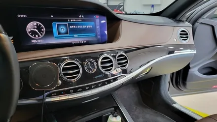 벤츠 W222 S350d 터치 내비게이션 NV700 안드로이드 3D 전동트위터 송풍구엠비언트 풀셋트 1인시공 / 성남 분당구 정자동