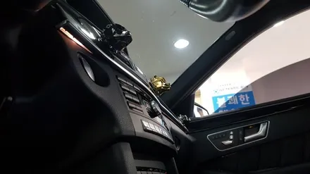 [분당 벤츠 전문점] 벤츠 W212 후기형 E클래스 2015년식 E220 순정 3색 엠비언트 → 순정 12색 멀티컬러 엠비언트(광량 5배 UP UP)작업 / 성남 분당구 정자동