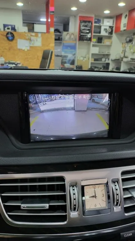 벤츠 2015 W212 E220 M2C200PLUS AUX코딩 LTE WiFi 라우터 4500CE 모니터 탈거 주말 공휴일 일요일 작업 / 성남 분당구 정자동