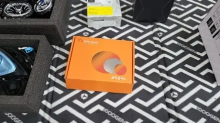 벤츠 W213 E220d 중고차 신차 만들기 부메스터 엠비언트 터치모니터변경 안드로이드 FHD 어라운드뷰 카본센터페시아 정품IWC 풀방음 광각미러 공기청정기 블랙박스 보조배터리 / 성남 분당구 정자동