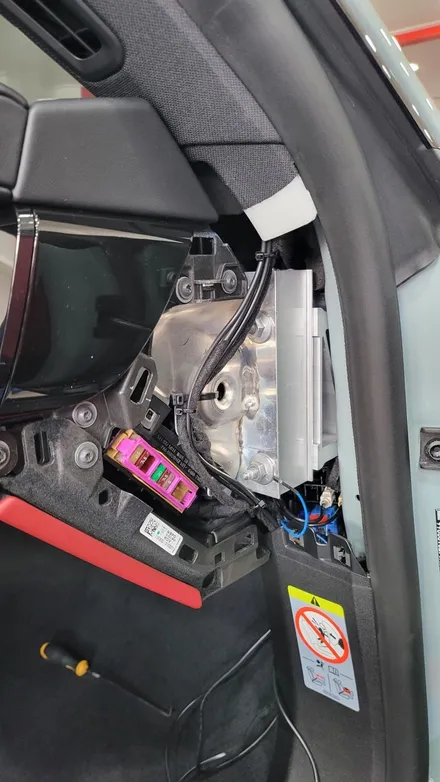 포르쉐 타이칸 블랙박스 전문 장착점 4채널 QXD mega2 커넥티드 에코파워팩 S20 LCD 가정용 충전기 / 성남 분당구 정자동