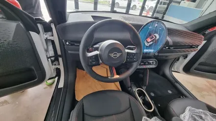 세종시 썬팅 반사 필름인데 블랙. 멋있잖아? 하버캠프 로얄본드 BMW MINI에 적용했어요. / 대전 유성