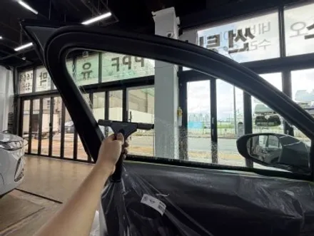 대전 자동차썬팅, BMW 5시리즈 브루클린 그레이에 세라믹본드 20%, 5% 입히면 이런 느낌 / 대전 유성