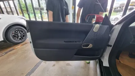 세종시 썬팅 반사 필름인데 블랙. 멋있잖아? 하버캠프 로얄본드 BMW MINI에 적용했어요. / 대전 유성