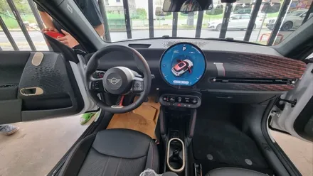 세종시 썬팅 반사 필름인데 블랙. 멋있잖아? 하버캠프 로얄본드 BMW MINI에 적용했어요. / 대전 유성