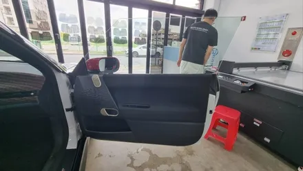 세종시 썬팅 반사 필름인데 블랙. 멋있잖아? 하버캠프 로얄본드 BMW MINI에 적용했어요. / 대전 유성