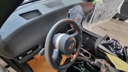 세종시 썬팅 반사 필름인데 블랙. 멋있잖아? 하버캠프 로얄본드 BMW MINI에 적용했어요. / 대전 유성