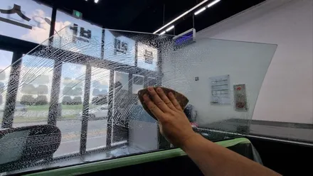 세종시 썬팅 반사 필름인데 블랙. 멋있잖아? 하버캠프 로얄본드 BMW MINI에 적용했어요. / 대전 유성