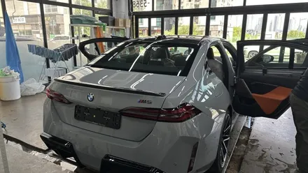 세종 틴팅 BMW M5 신차패키지 후퍼옵틱 클라식 \'블랙의 멋\' 기준! / 대전 유성