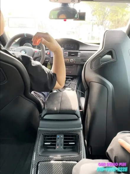쥐새끼가 타고 있는 듯한 BMW M3 E92 실내 잡소리 제거 /왕십리 곱창거리 자동차 수리 맛집 카 오디오 플러스 / 서울 성동구 행당동
