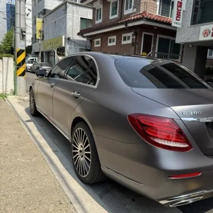 전체랩핑! 벤츠E300 사틴다크그레이 컬러로 완벽변신! / 경기 광명