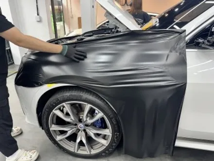 사틴블랙 전체랩핑 BMWX7 (크롬죽이기+루프스킨) / 경기 광명