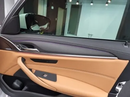 BMW 520i 실내 무광랩핑 매트릭스블랙 디자인확인해! / 경기 광명
