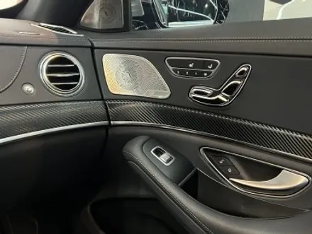 벤츠 W222 S350 카본블랙 실내랩핑으로 드레스업과 보호를 동시에! / 경기 광명