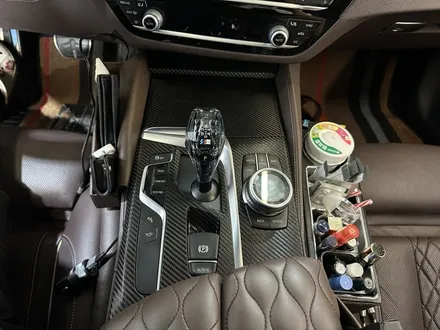 BMW G30, 크롬딜리트와 실내 랩핑을 통한 완벽한 드레스업! / 경기 광명