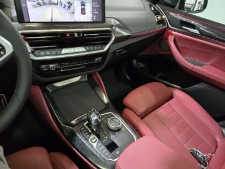 BMW X4, 유광카본 랩핑과 크리스탈 기어봉 교체로 유니크함을! / 경기 광명