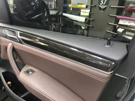 BMW X4 실내랩핑 블랙브러쉬 자연광일 때 고급스러움 확인! / 경기 광명