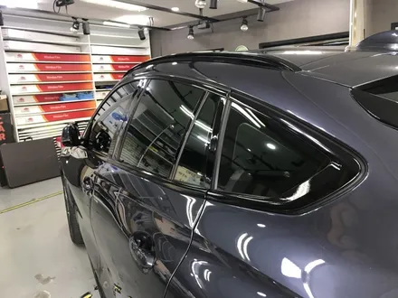 BMW X6 루프렉+윈도우 크롬라인 랩핑시공 -카크로스- / 광명, 안양, 시흥
