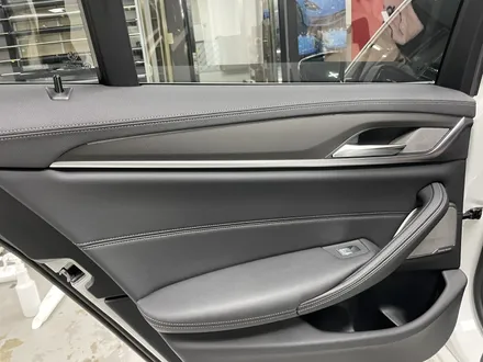 BMW 530i 실내 인테리어 오염 막고 디자인 확바꾼 매트릭스 블랙 버전! / 광명, 안양, 시흥