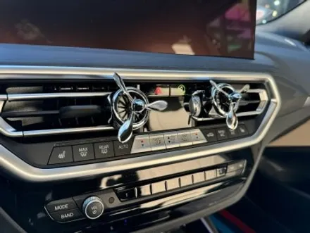 BMW X3+iX3 전기차 그릴랩핑 및 실내랩핑 카크로스에서! / 경기 광명