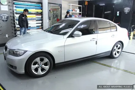 BMW 320D 사이드스커트 블랙카본 랩핑 / 경기 광명