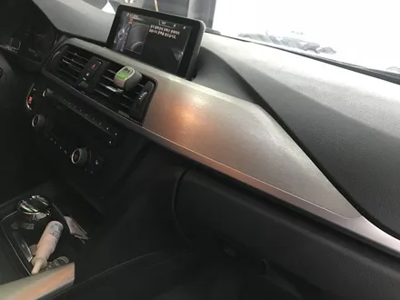 BMW320D 실버차량 오너시라면 티타늄브러쉬 실내랩핑 / 경기 광명
