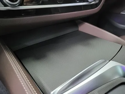 BMW 530e (G30) 실내 하이그로시 랩핑작업 #강남카크로스 #광명카크로스 / 광명, 안양, 시흥