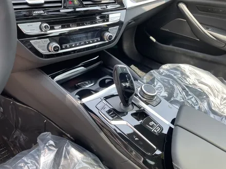 BMW 5시리즈(530i) 틴팅 및 생활보호패키지+실내랩핑 - 카크로스 - / 광명, 안양, 시흥