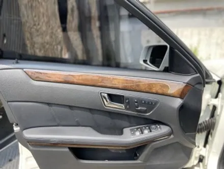 벤츠E300 W212 실내 우드몰딩 고민이라면? 실내랩핑 추천! / 경기 광명