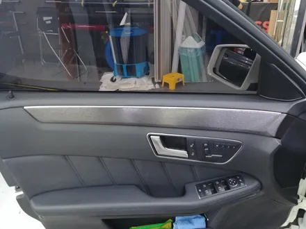 벤츠 W212  E 300 블랙브러쉬 실내랩핑 내부 외모도  꾸민다! / 광명, 안양, 시흥