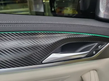 BMW 5시리즈(550i) 본넷PPF 및 실내랩핑 시공 - 카크로스 - / 광명, 안양, 시흥