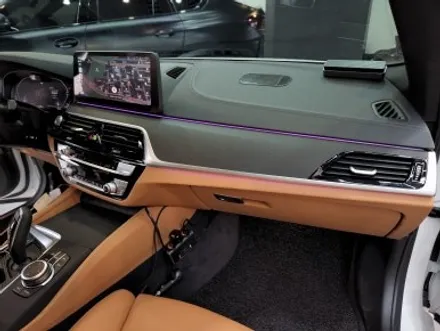 BMW 520i 실내 무광랩핑 매트릭스블랙 디자인확인해! / 경기 광명