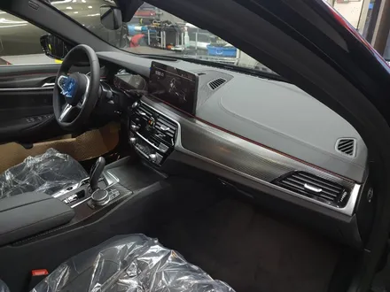 BMW 540i 신차로 들어와 보호하는 프런트패키지! 그리고 카본 실내랩핑! / 광명, 안양, 시흥