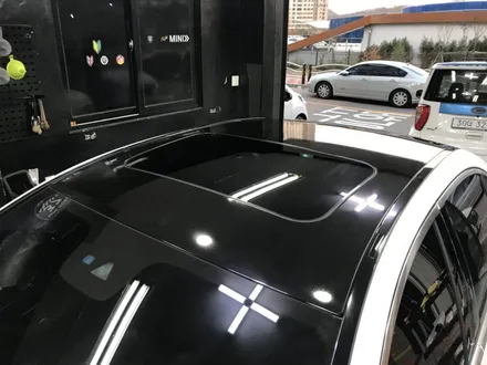 화이트 차량에 블랙 포인트만 줘도 이정도, 벤츠 E300 루프스킨! / 경기 광명