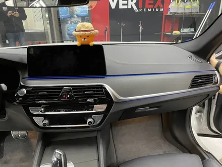 BMW 530i 실내 인테리어 오염 막고 디자인 확바꾼 매트릭스 블랙 버전! / 광명, 안양, 시흥