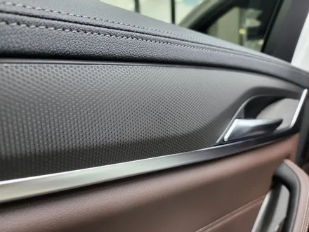 BMW 530e (G30) 실내 하이그로시 랩핑작업 #강남카크로스 #광명카크로스 / 광명, 안양, 시흥
