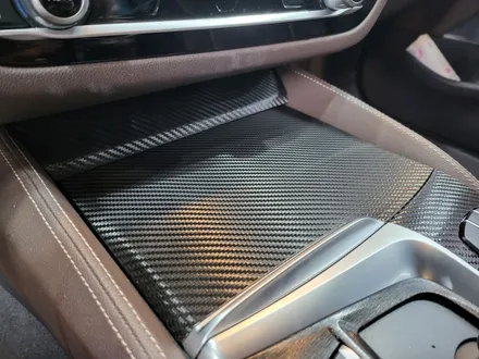 BMW 530i 투톤의 실내랩핑과 PPF 필름 시공으로 멋과 보호를 할 수 있습니다 / 광명, 안양, 시흥