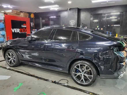 BMW X6 크롬죽이기, 전체 PPF 시공으로 블랙의 조화와 내차 보호를 동시에! / 광명, 안양, 시흥