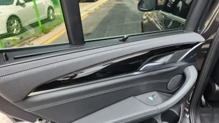 BMW X3 카본 & 매트릭스 블랙 실내랩핑으로 언제나 새차처럼! / 경기 광명