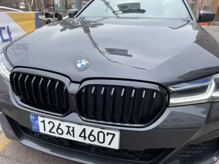 BMW 530E 윈도우 크롬몰딩+키드니그릴 블랙랩핑 시공 - 카크로스 - / 광명, 안양, 시흥