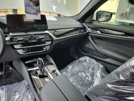 BMW 5시리즈(530i) 틴팅 및 생활보호패키지+실내랩핑 - 카크로스 - / 광명, 안양, 시흥