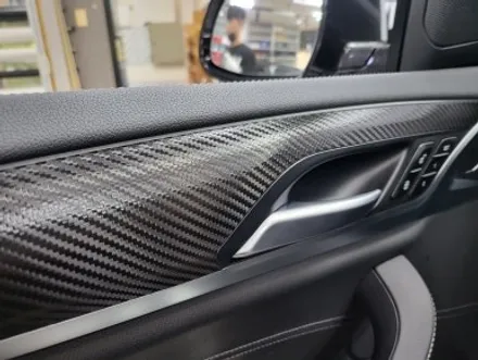 BMW X3, 카본 블랙 실내 랩핑으로 품격을 업그레이드! / 경기 광명