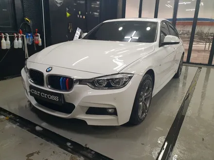 BMW 320D 루프스킨&사이드데칼 화이트 블랙이 탑이다! / 경기 광명