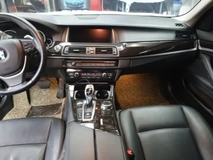 실내튜닝 BMW 5시리즈 실내랩핑 (티타늄브러쉬) / 경기 광명