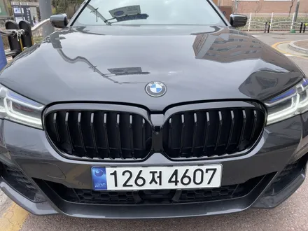 BMW 530E 윈도우 크롬몰딩+키드니그릴 블랙랩핑 시공 - 카크로스 - / 광명, 안양, 시흥