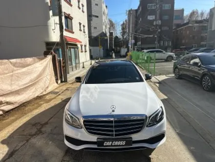 벤츠랩핑 E클래스 화이트유광 전체랩핑의 완벽한 시공 / 서초, 양재, 강남