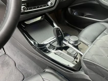 BMW X3, 카본 블랙 실내 랩핑으로 품격을 업그레이드! / 경기 광명
