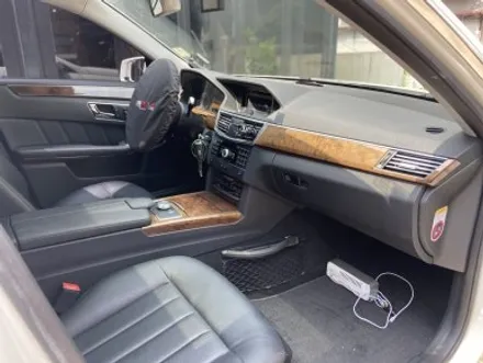 벤츠E300 W212 실내 우드몰딩 고민이라면? 실내랩핑 추천! / 경기 광명